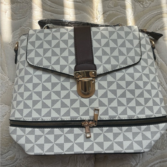 Convertible Backpack - Picture 8 of 9